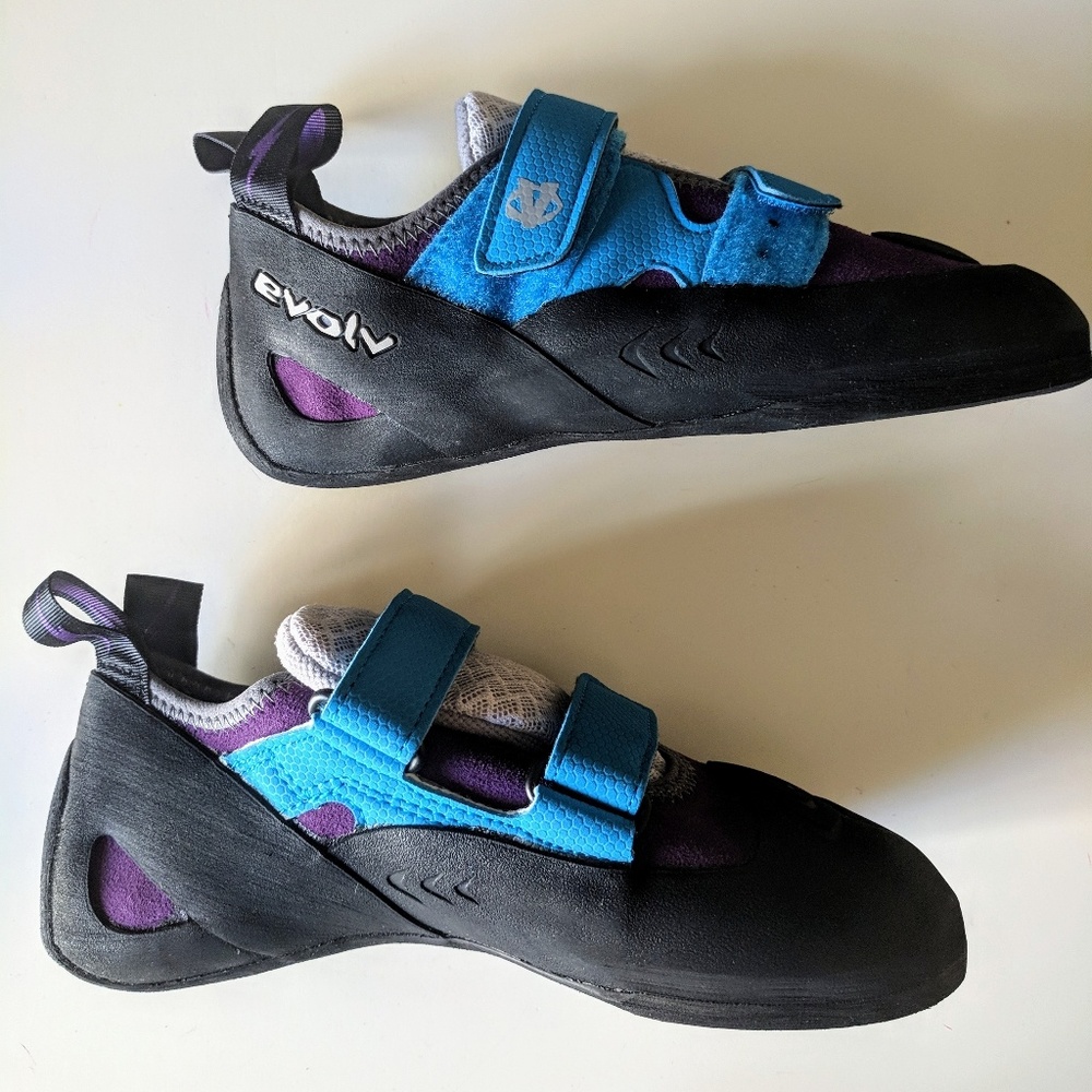 Evolv Raven Climbing Shoes- Women's